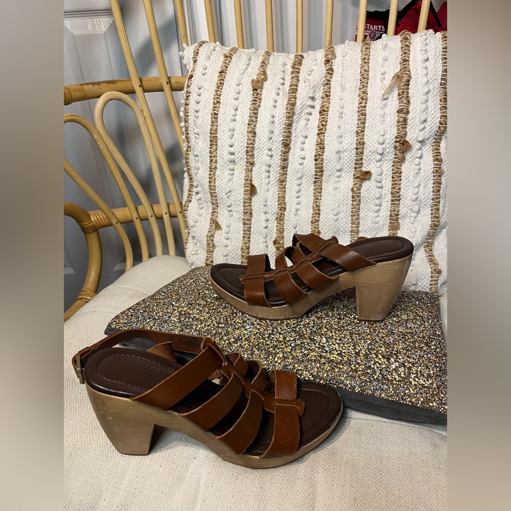 Boho Wooden Leather Heels Size 9